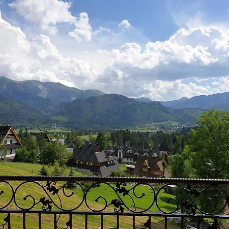 Strama Homestay szállás *