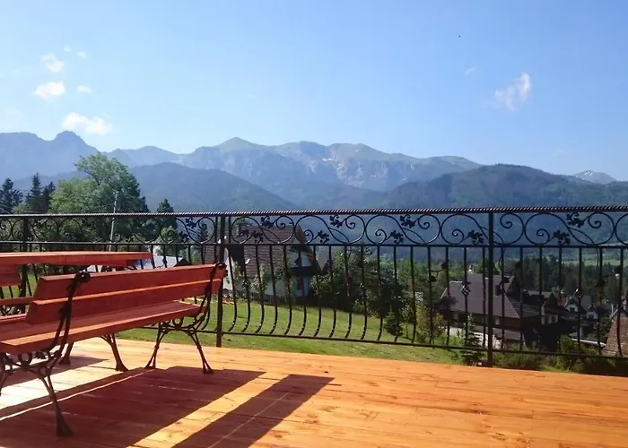 Strama 民宿 考斯赛力克