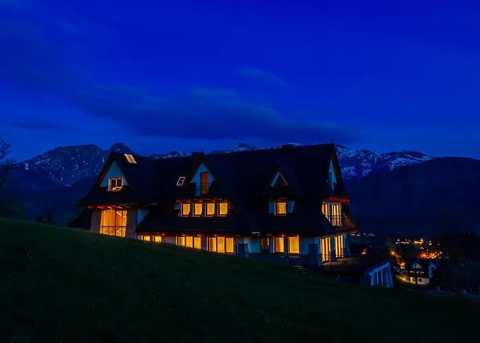 Strama 民宿 考斯赛力克