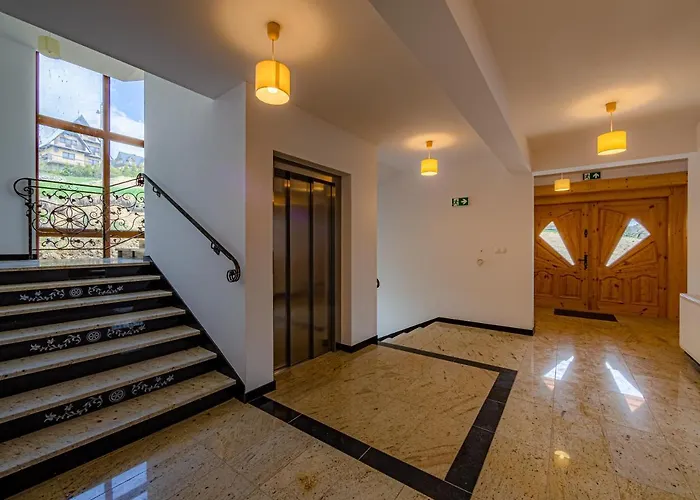 Strama 考斯赛力克