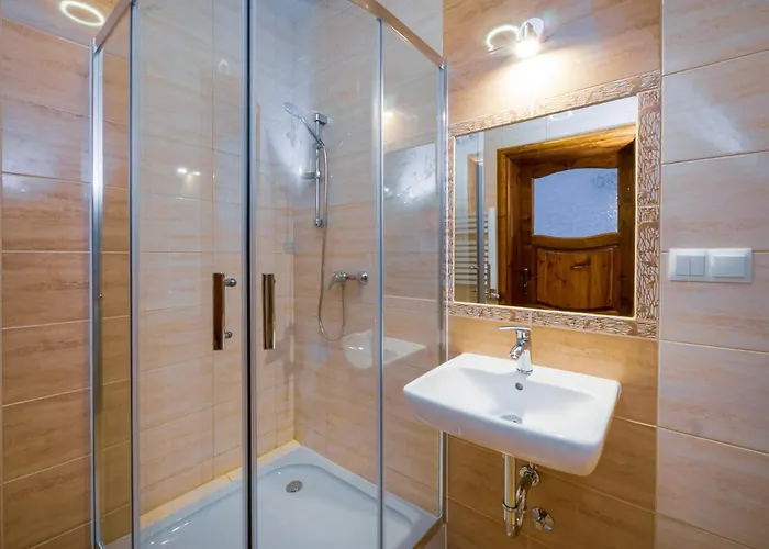 Strama 民宿 考斯赛力克