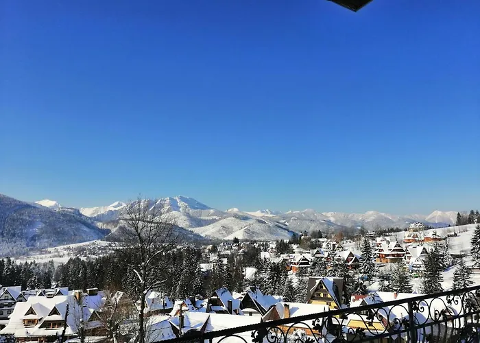 Strama 民宿 考斯赛力克