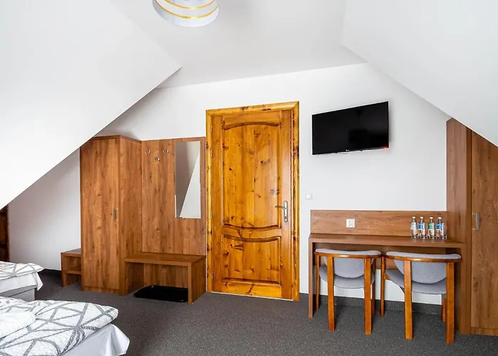 Strama 民宿 考斯赛力克